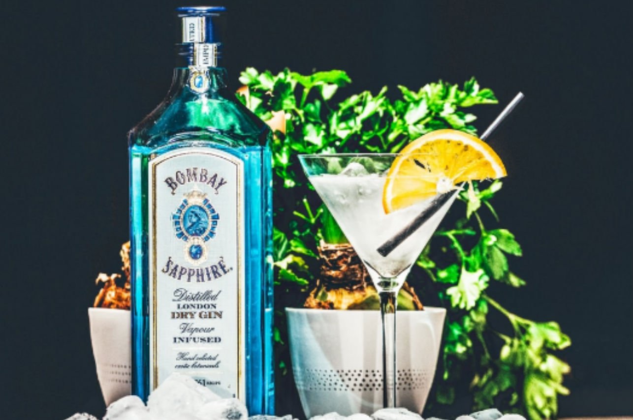 TRAGO GIN TONIC